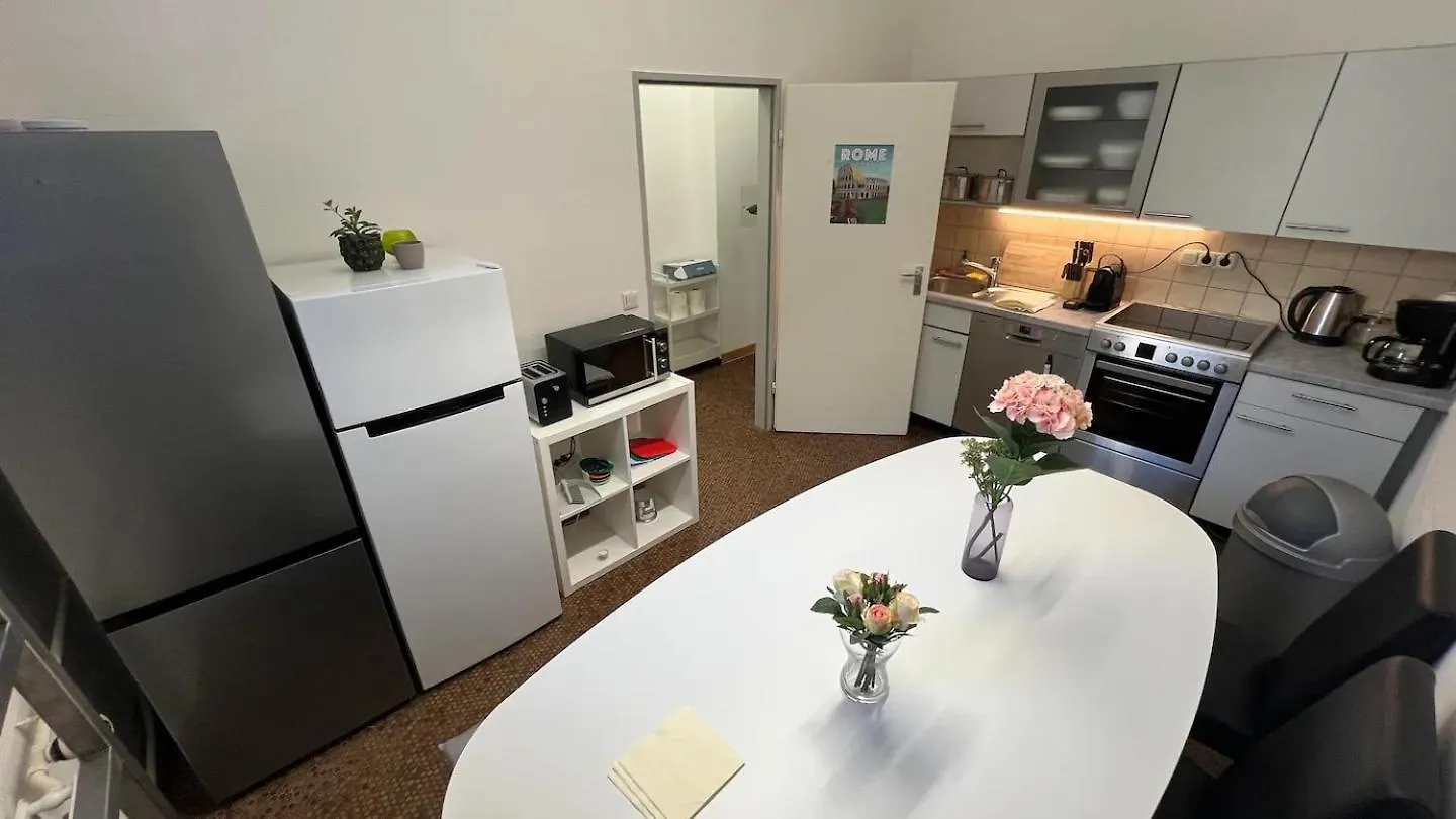 Beckhomes- New, Unique Apartment For 16 People Munich