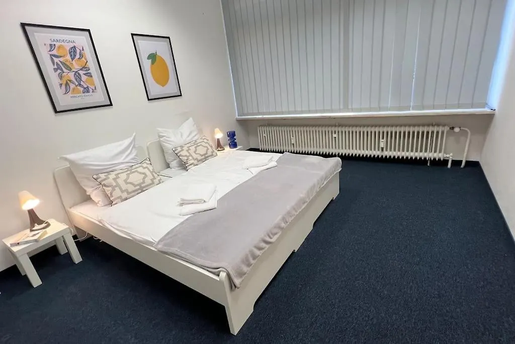 Beckhomes- New, Unique Apartment For 16 People München