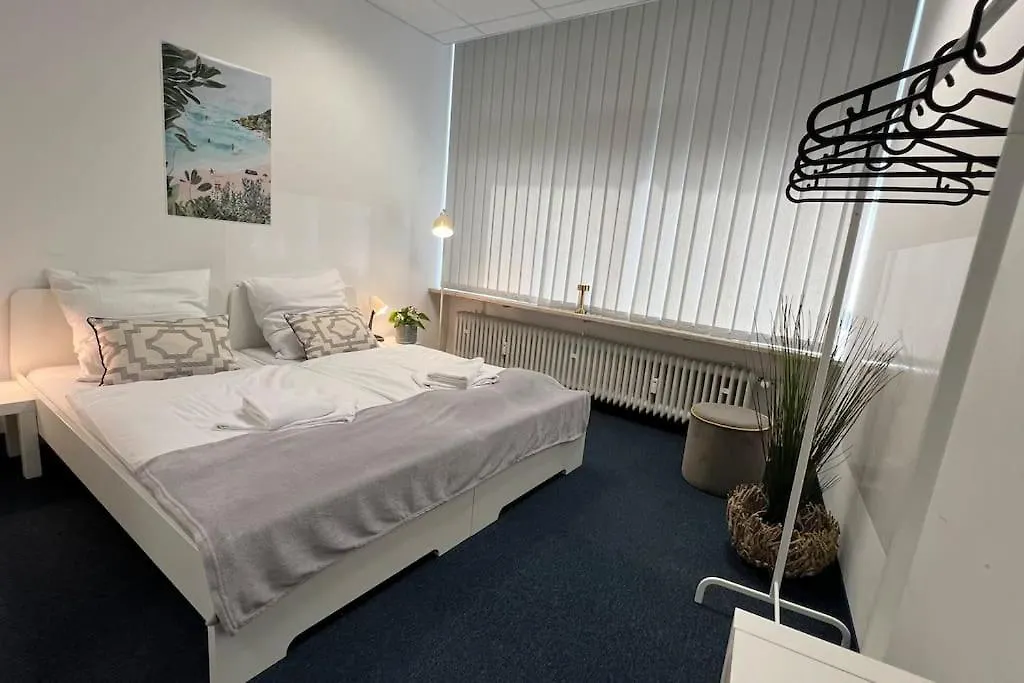 Beckhomes- New, Unique Apartment For 16 People München