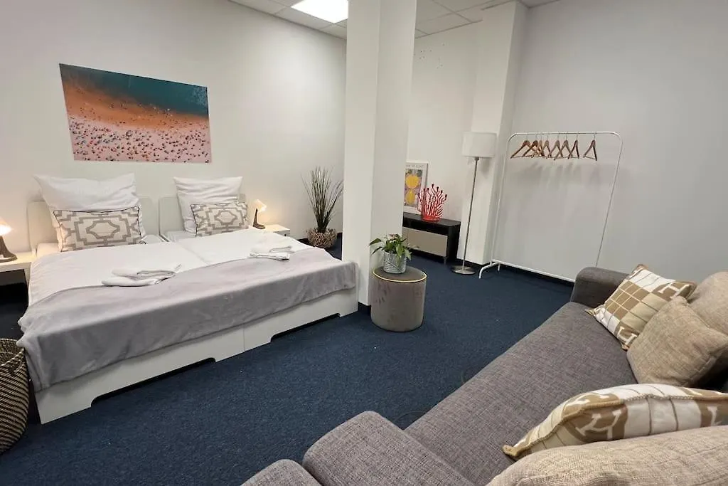 Beckhomes- New, Unique Apartment For 16 People München