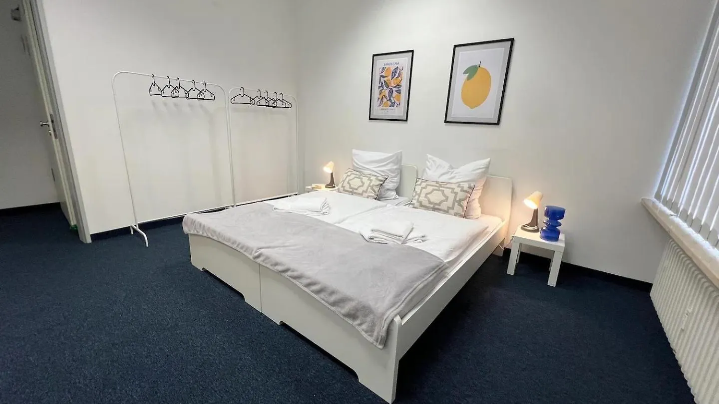 Beckhomes- New, Unique Apartment For 16 People München