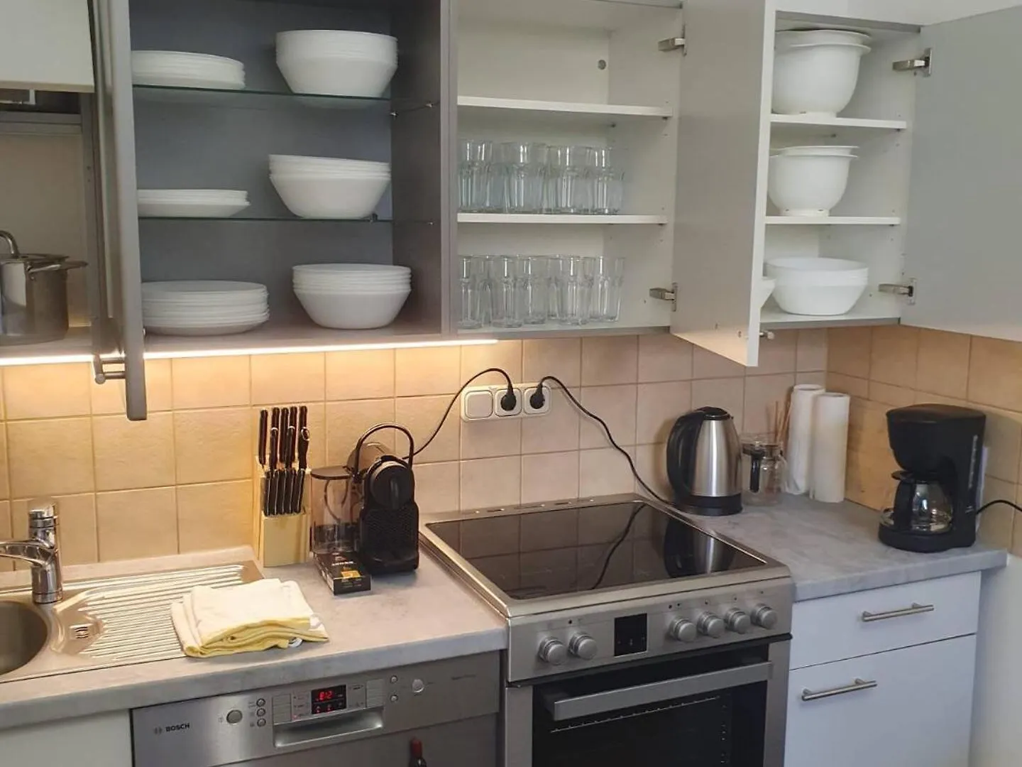 Beckhomes- New, Unique Apartment For 16 People München